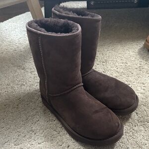 UGG Women's classic short sheepskin Boots in Dark Brown